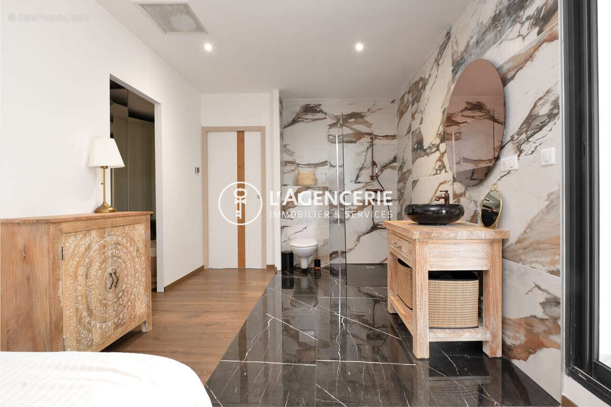 Maison 186 m² à Cornebarrieu  - photo 8