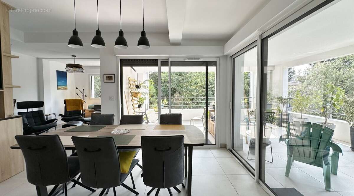 Appartement terrasse de type t4 de 92.25 m2 + 2 terrasses + 2 garages - photo 7
