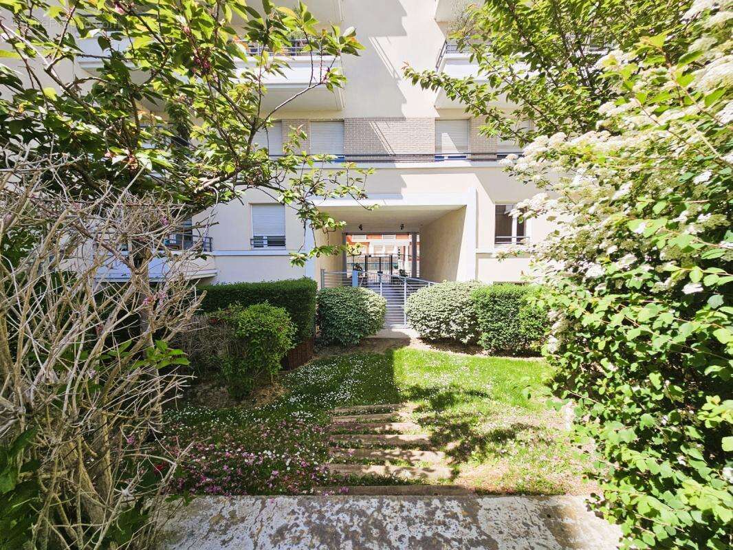 Appartement à SURESNES