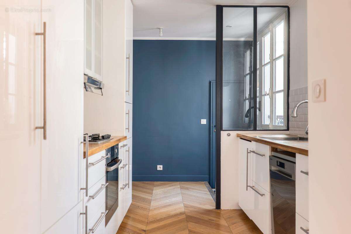 Appartement à PARIS-1E