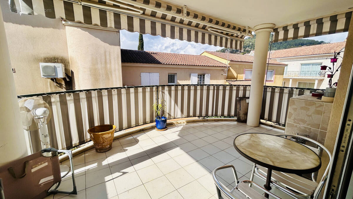 Appartement à CARQUEIRANNE