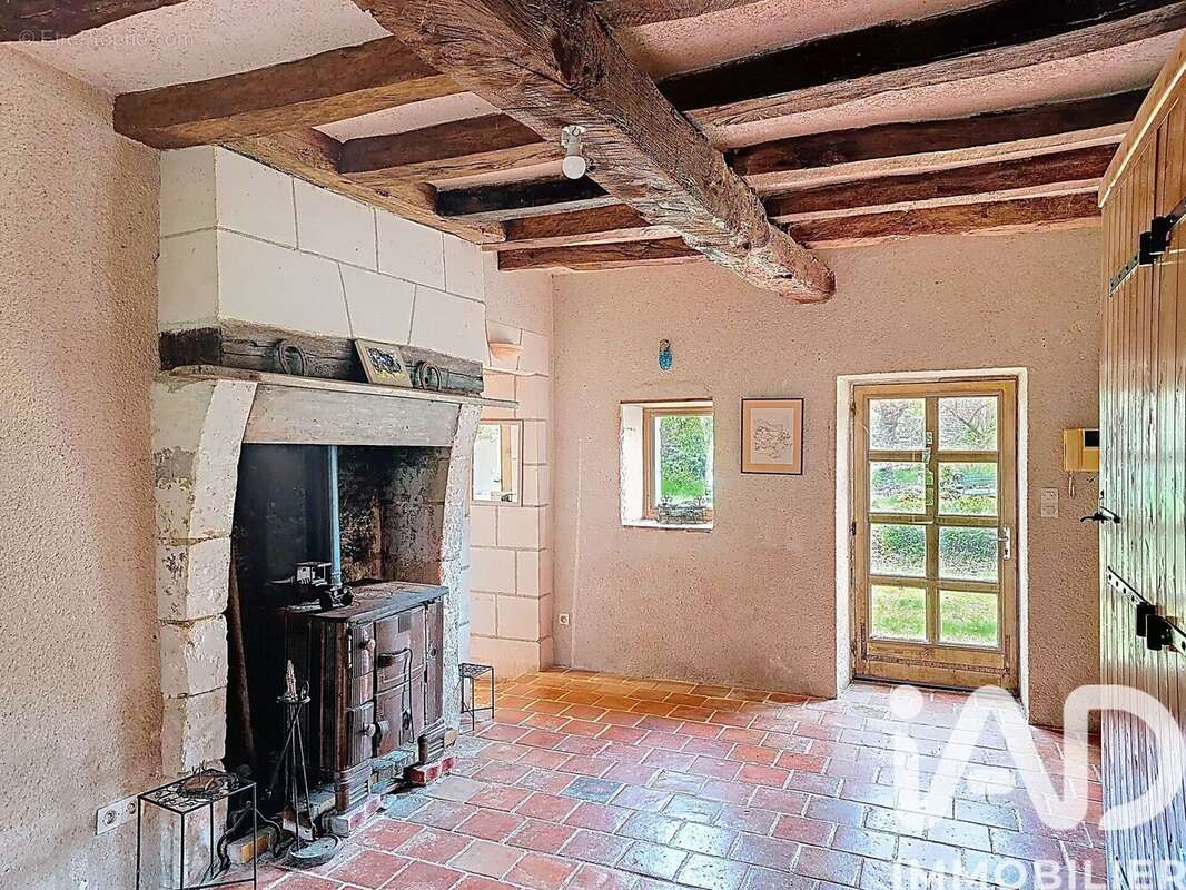 Maison 300 m² à Marce-Sur-Esves  - photo 8