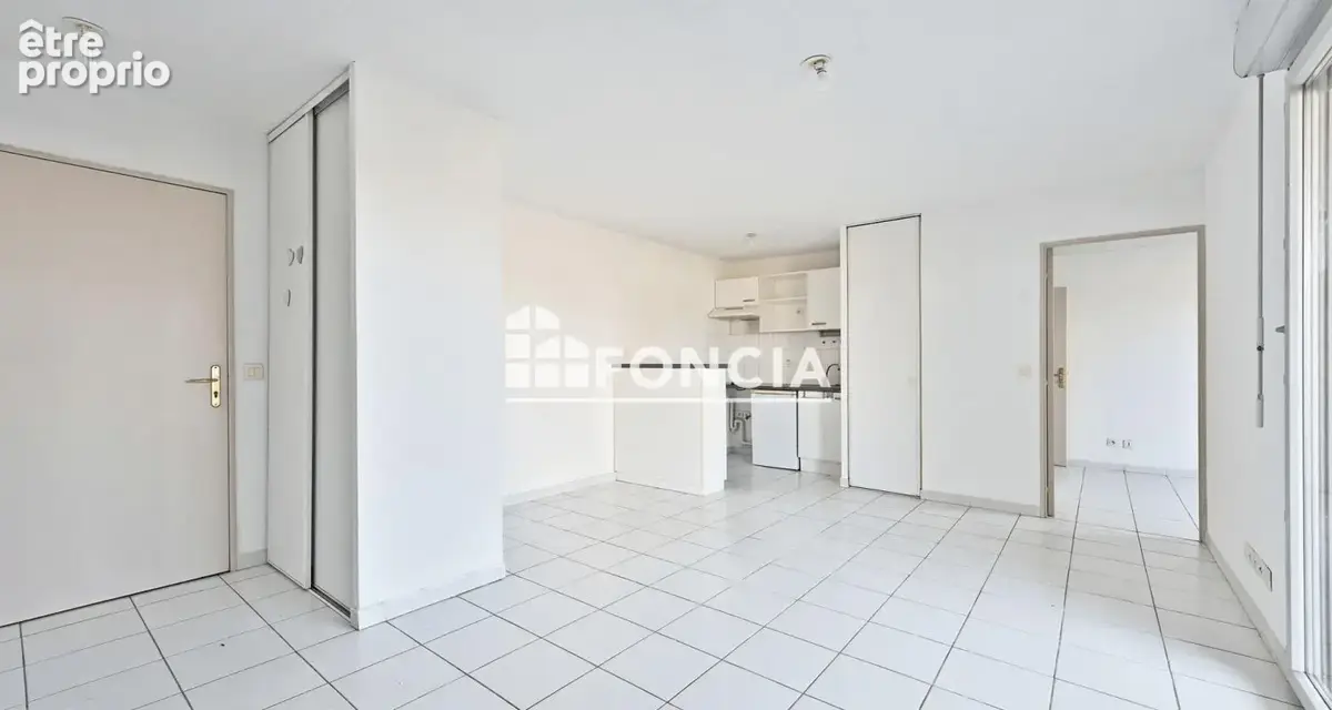 Bel appartement T2 de 38 m2 avec grande terrasse  au deuxième étage et  place de parking proche centre d’Arles à pieds - photo 2