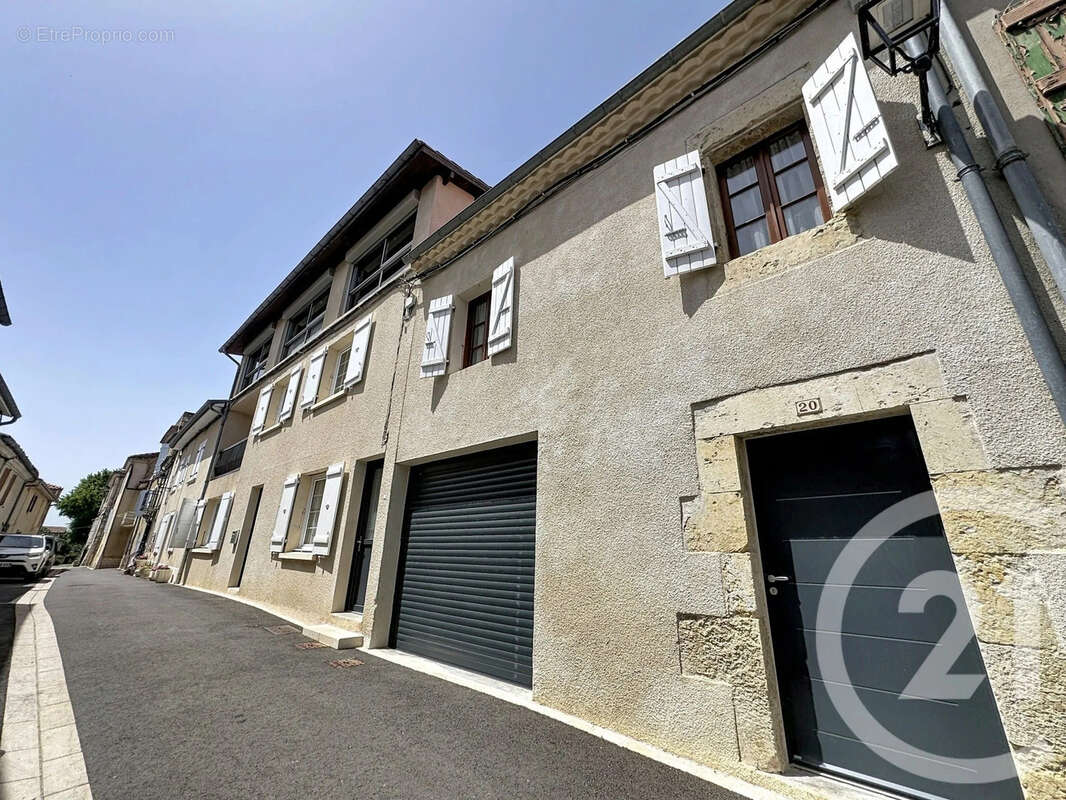 Maison 271 m² à Jegun  - photo 2