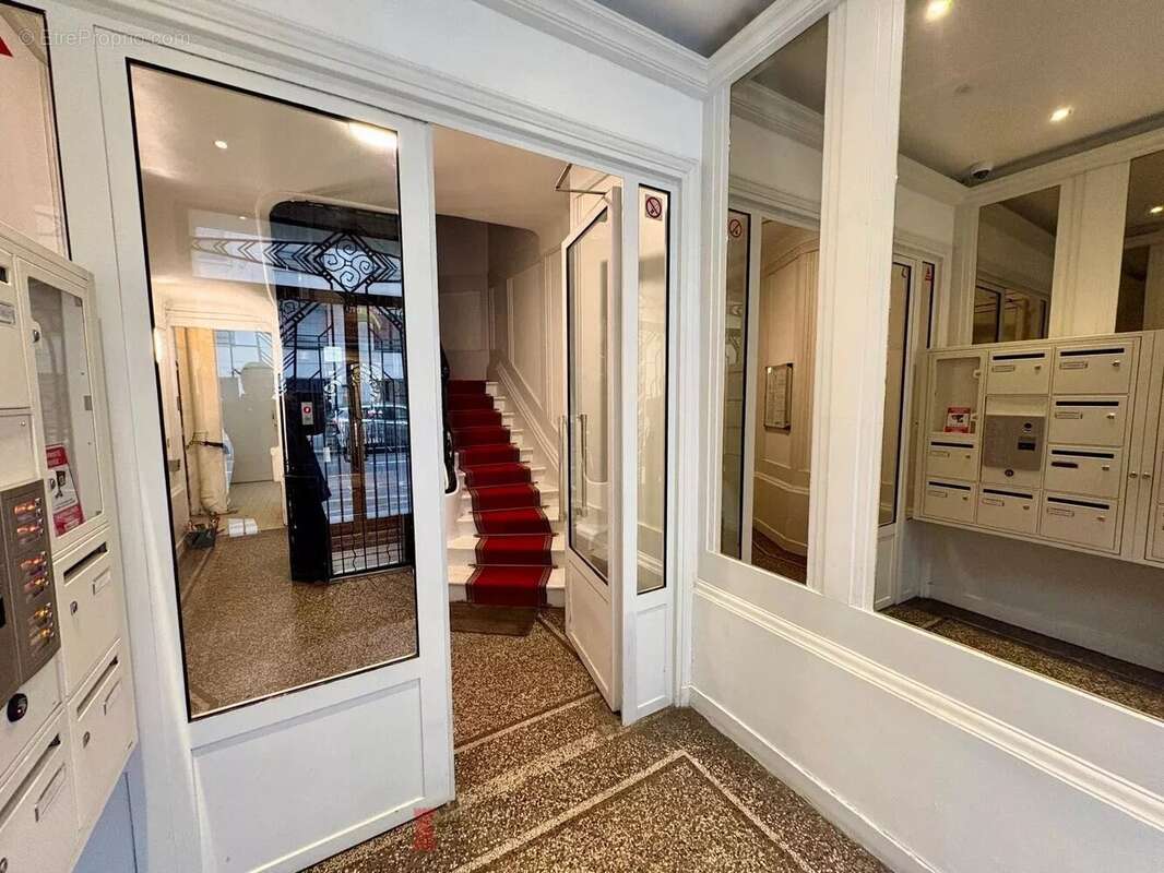 Appartement à PARIS-17E