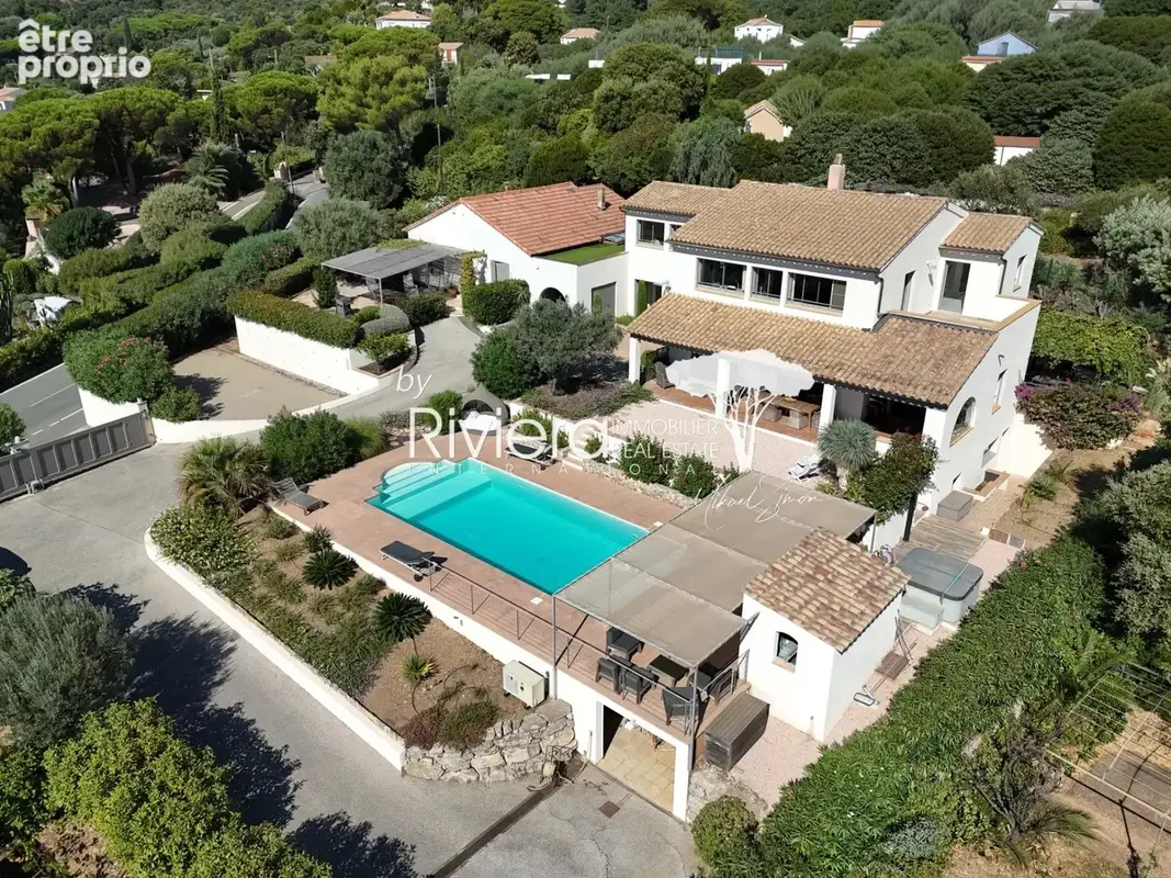 Photo Maison à Cavalaire-Sur-Mer au prix de 2 730 000€