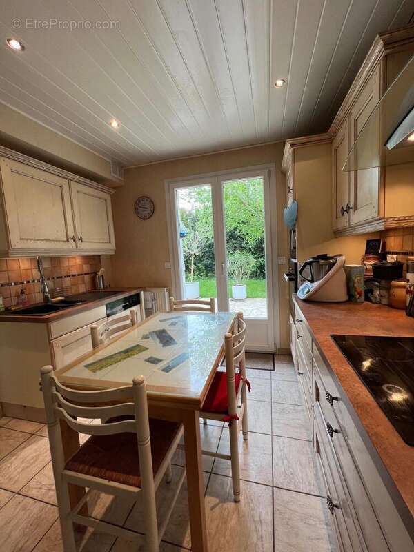 Photo 6 - Maison à LE MESNIL-SAINT-DENIS