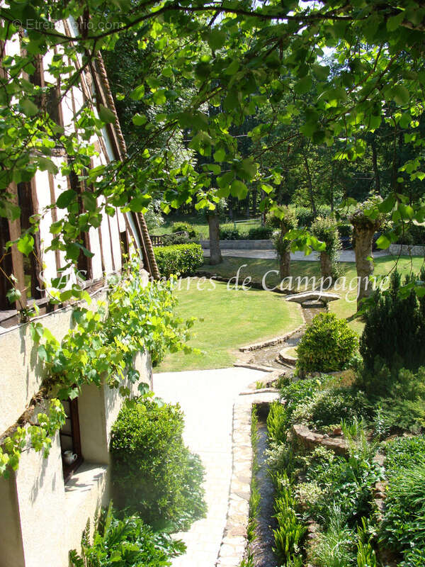 Maison à SURY-EN-VAUX