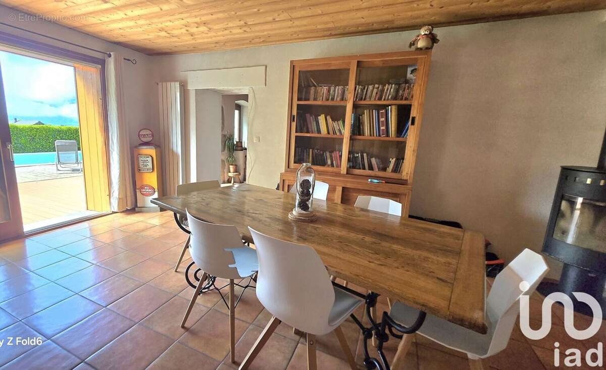 Maison 183 m² à Bellecombe-En-Bauges  - photo 3