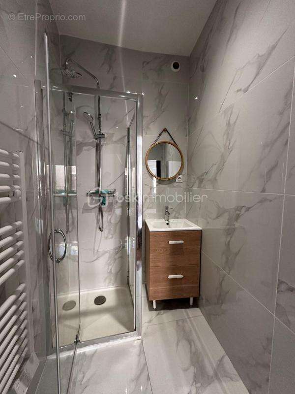 Appartement à GREZIEU-LA-VARENNE