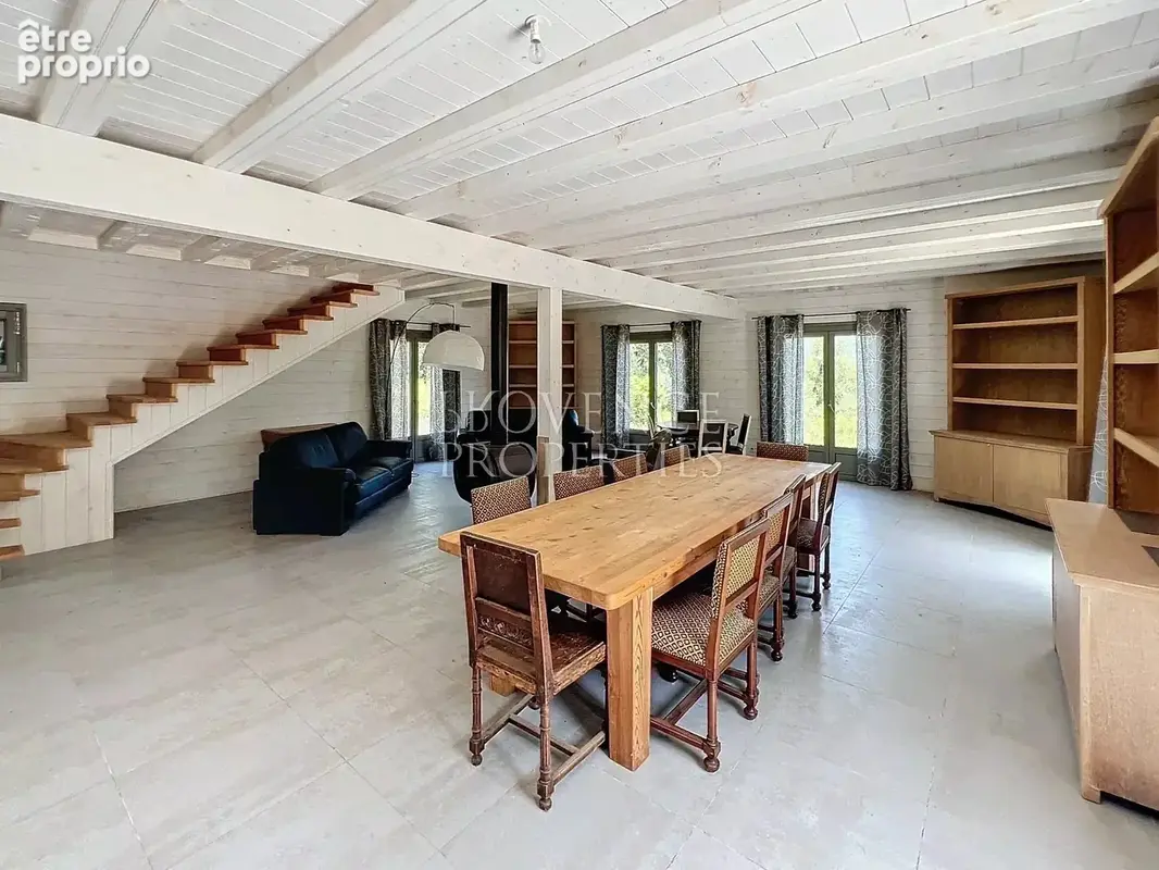 Villa 228 m², vue panoramique et terrain de 1,3 hectare - photo 8