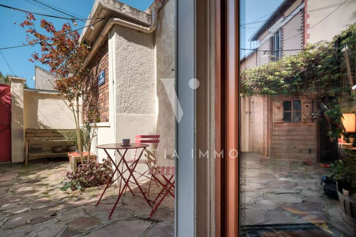 Maison atypique rénovée – 108 m² au sol – 4 chambres – cour privée - photo 20