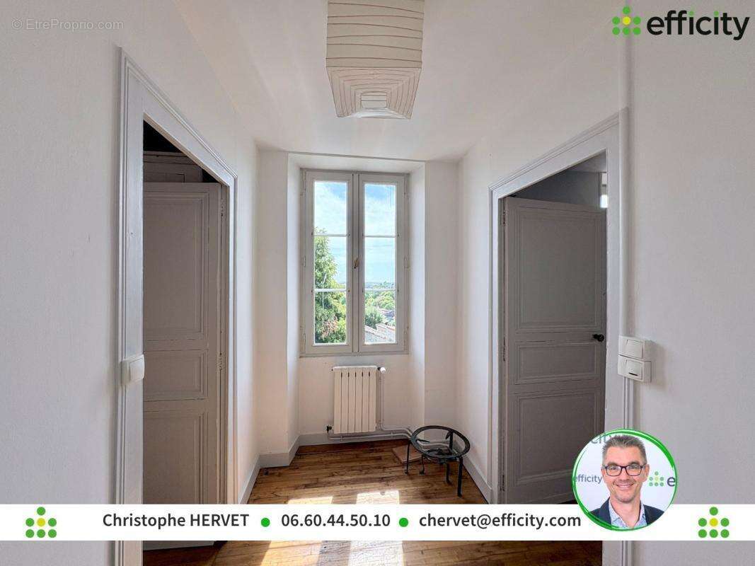 Maison 210 m² à Vindelle  - photo 15