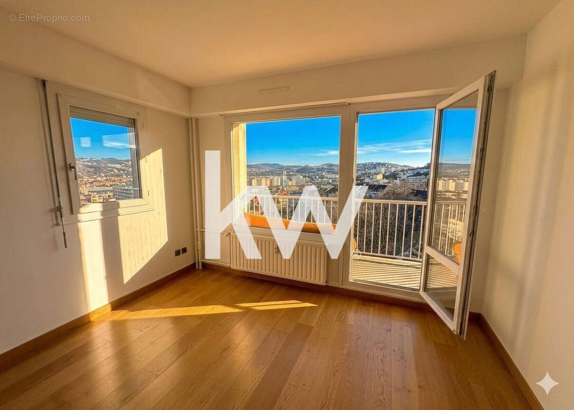 Appartement à SAINT-ETIENNE