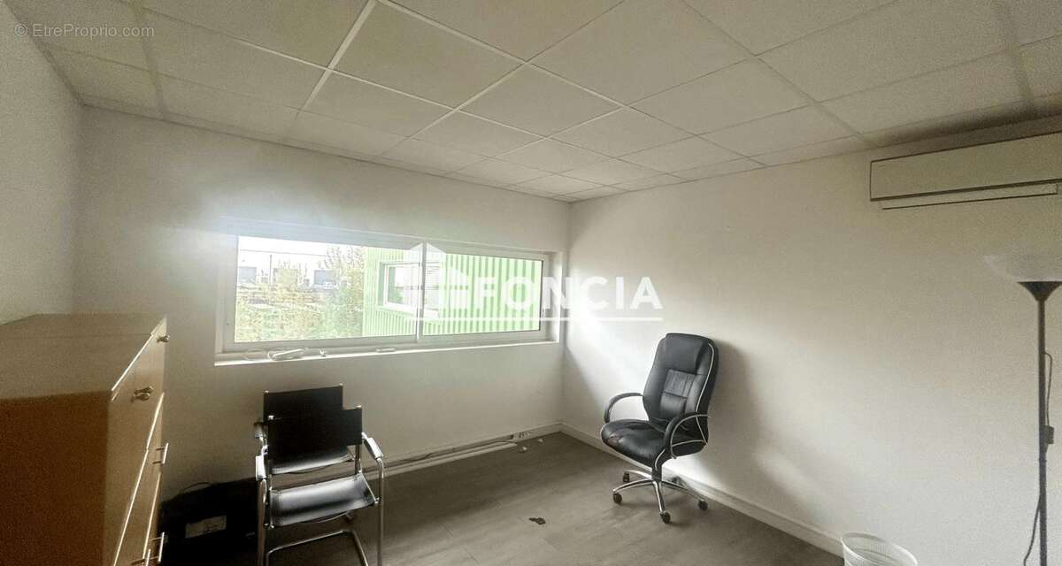 Commerce à SAINT-JEAN-D&#039;ILLAC