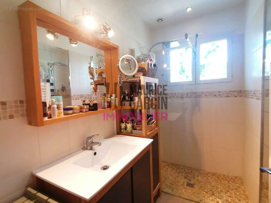 Maison à L'ISLE-SUR-LA-SORGUE