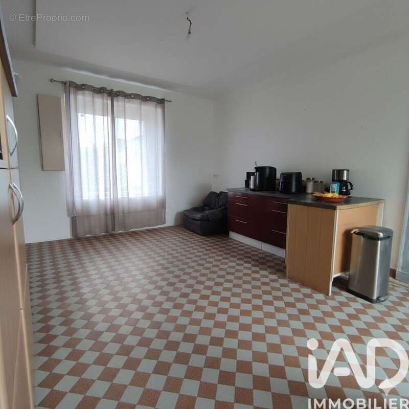 Photo 6 - Maison à LA CHAPELLE-DU-GENET