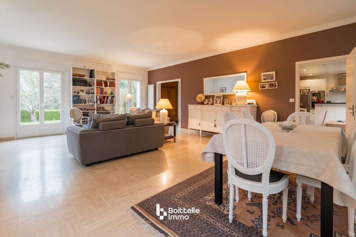 Maison à SAINT-SAUVEUR-SUR-ECOLE