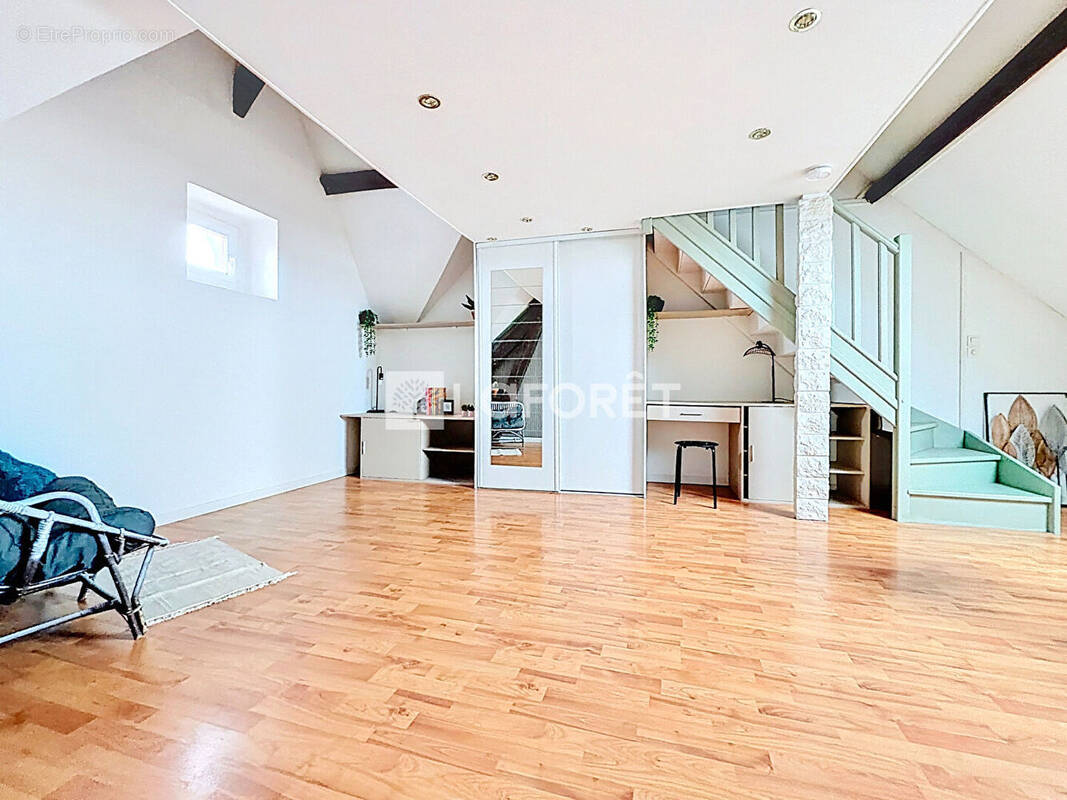 Appartement à MAINVILLIERS