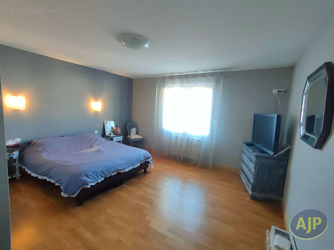 Maison à SAINTE-FLAIVE-DES-LOUPS