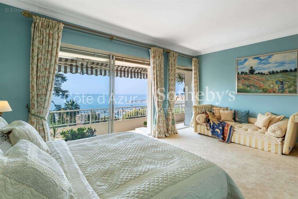 Menton Garavan penthouse duplex vue mer terrasses résidence luxe piscine garage - photo 10