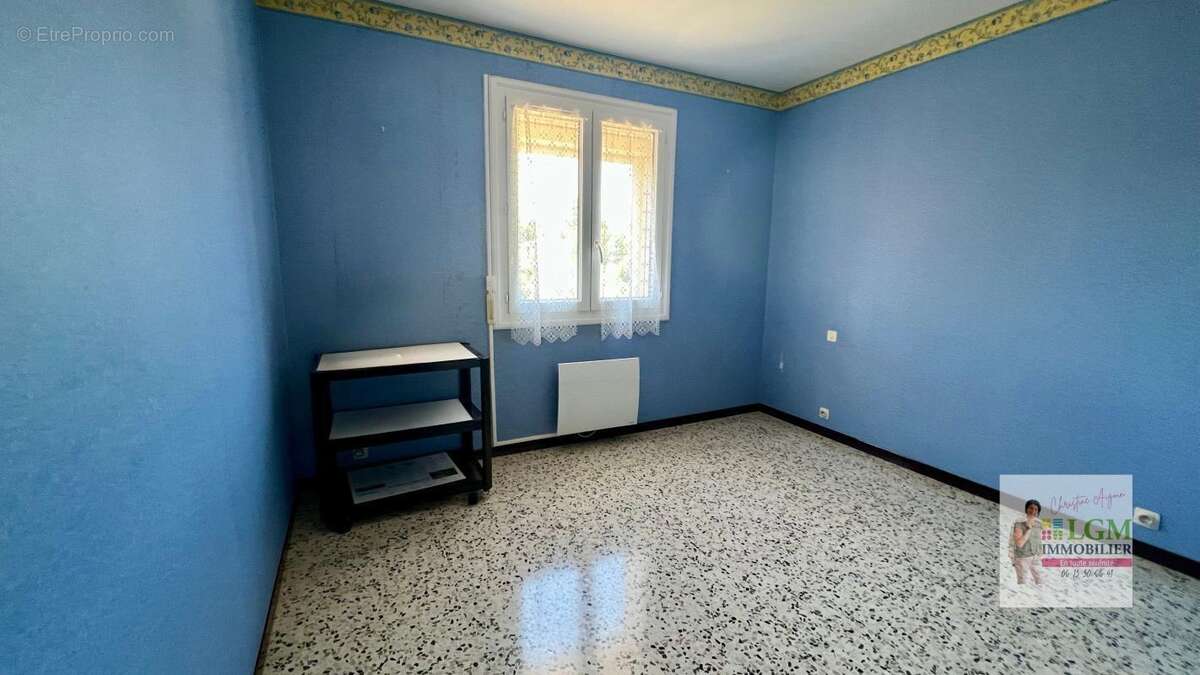 Idéal artisan, indépendant ou famille-maison avec garages et terrain à Cardet - photo 10