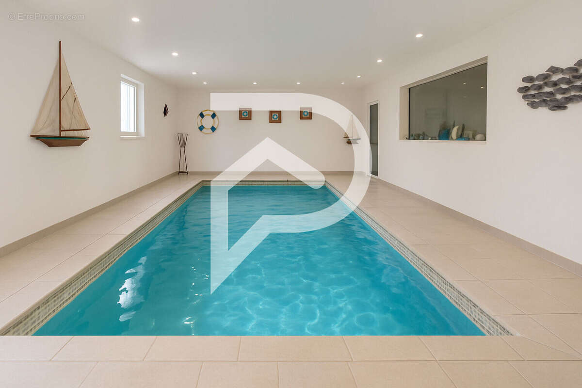 Maison à LE VAL-SAINT-GERMAIN