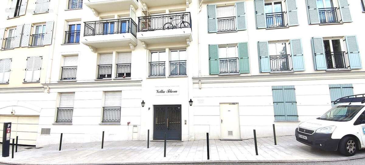Appartement à LES CLAYES-SOUS-BOIS