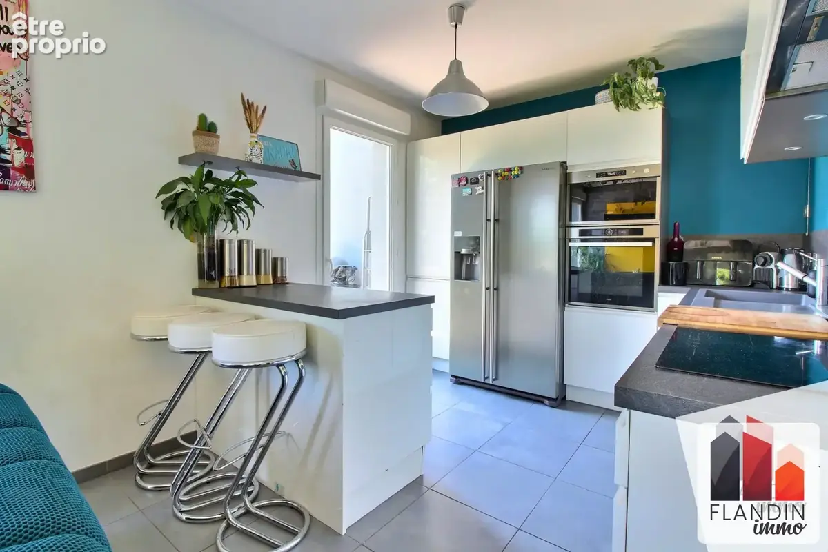 Appartement 4 pièces 82 m² · à Vernaison · 81,9 m² · 302 000 €