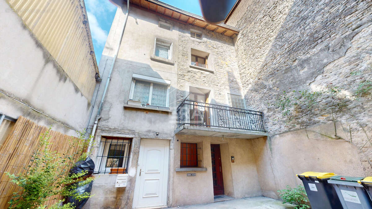 Maison à SAULT-BRENAZ