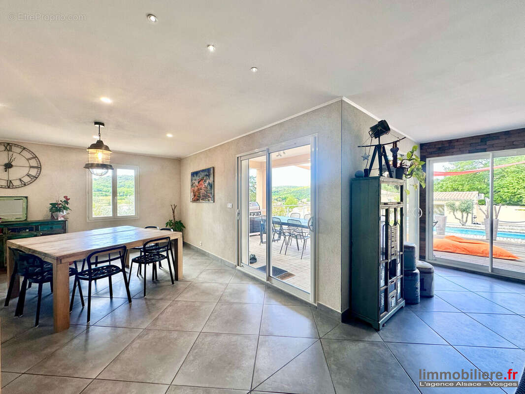 SALLE À MANGER - Maison à UZES