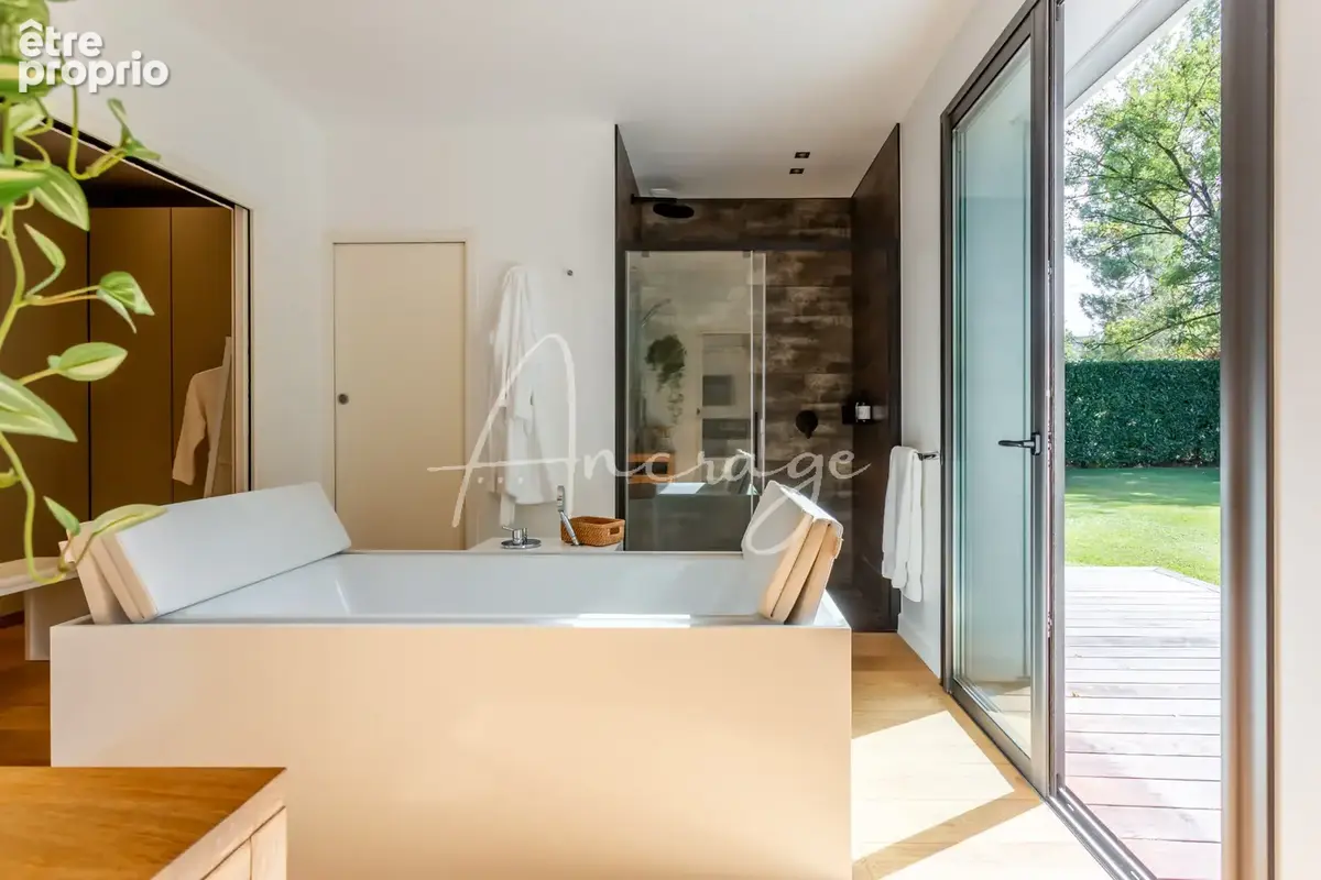 Maison contemporaine de 193 m2 habitables sur une parcelle de 1 176 m2 avec piscine - photo 13