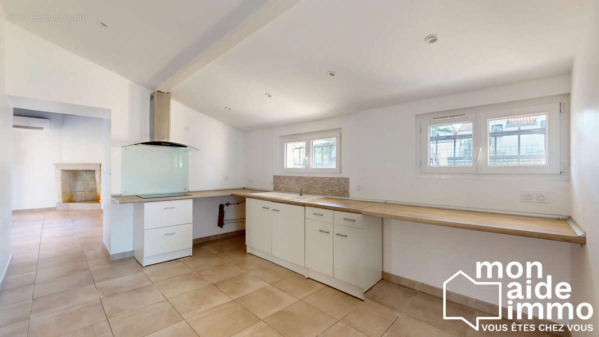 Maison à FARGUES-SAINT-HILAIRE