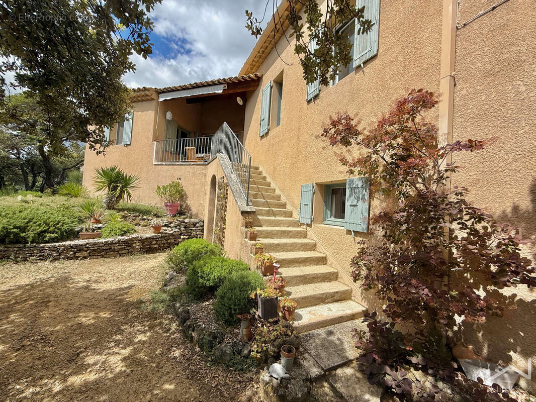Nathalie sinard - en exclusivite - rousset les vignes - maison 107 m2 - 3 chambres - solarium - garage - pisci - photo 8
