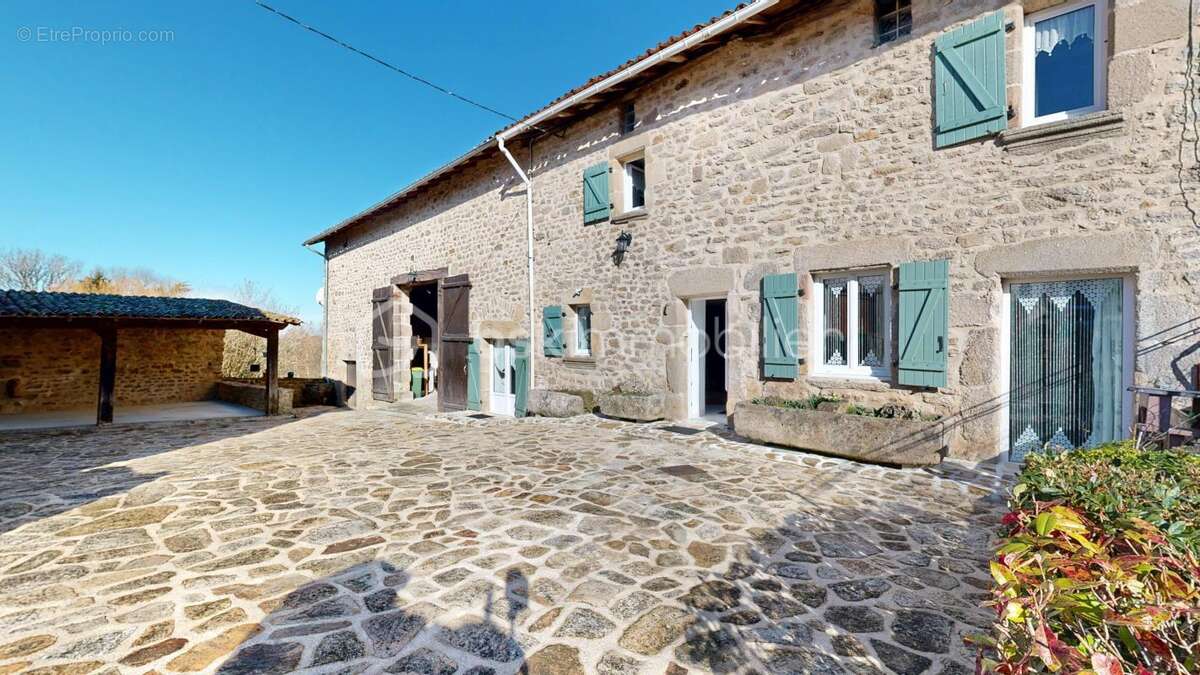 Corps de ferme de Type T6 de 160m² - photo 2