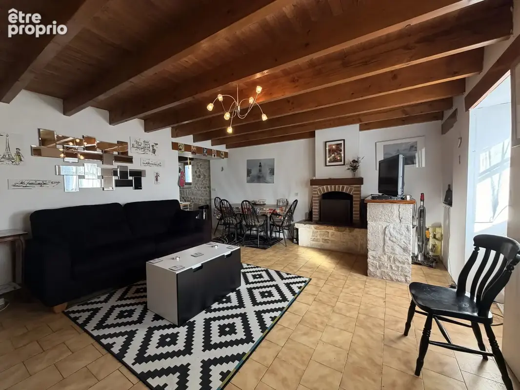 Charmante maison de campagne avec vue sur la vallée et jardin de plus de 800 m² - photo 4