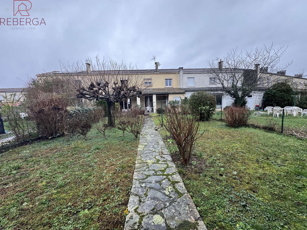 Maison à AUSSILLON