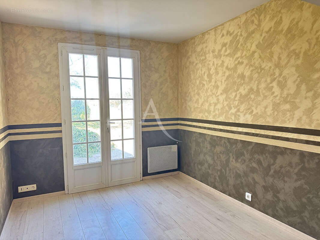 Maison à MOUZEUIL-SAINT-MARTIN
