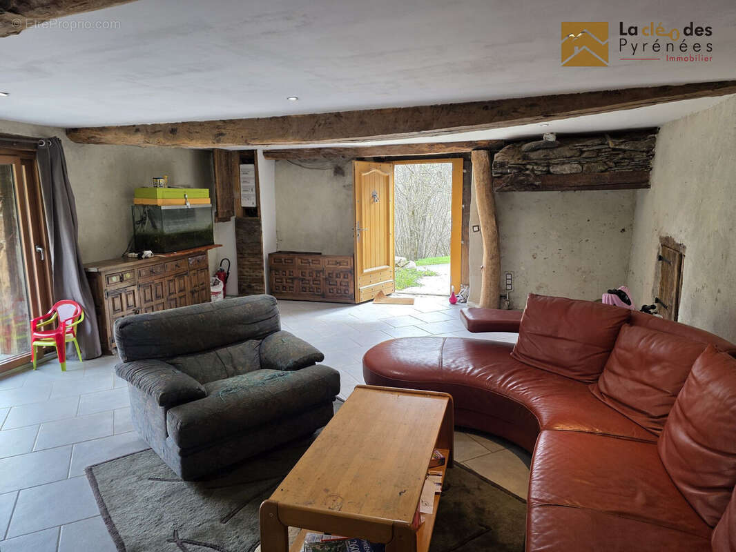 Maison à ESTAING