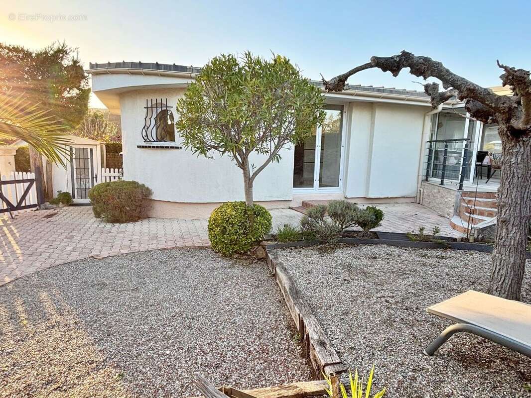 Maison à ROQUEBRUNE-SUR-ARGENS