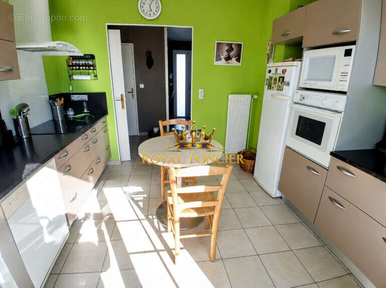 Maison 116 m² à Dange-Saint-Romain  - photo 5