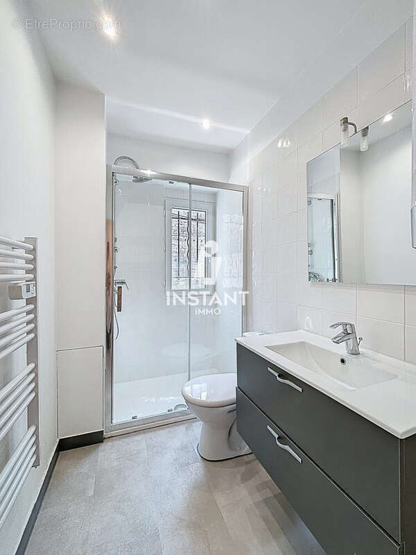 Appartement à CHARENTON-LE-PONT