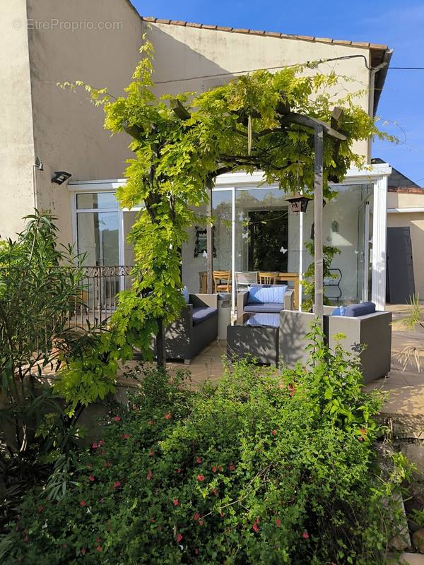 Belle maison de 240 m2 sur terrain de 1200m2 - photo 1