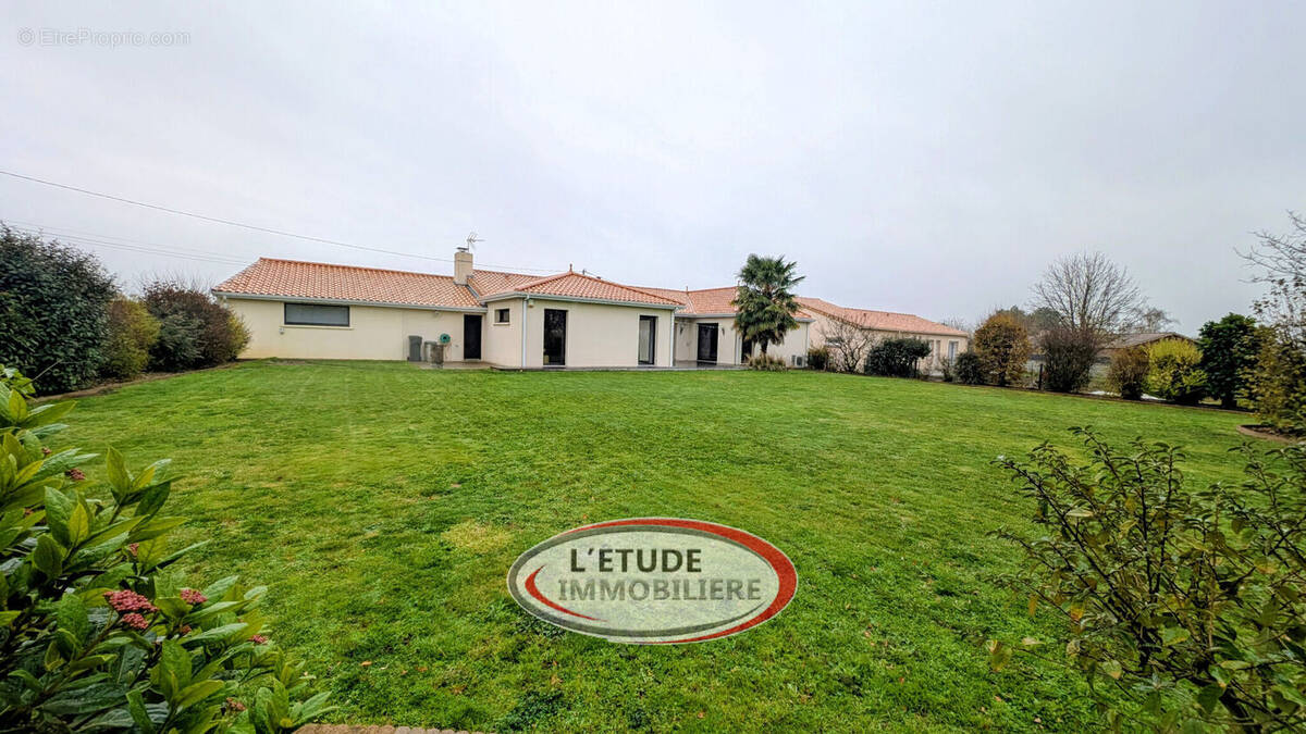 Photo 1 - Maison à LE FUILET