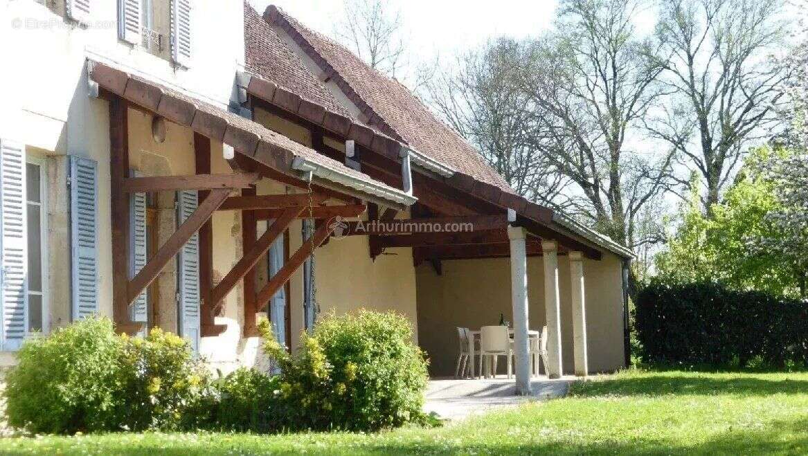 Maison à SAVIGNY-EN-REVERMONT
