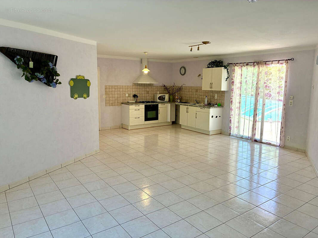 Maison de plain-pied avec piscine au Temple Sur Lot - photo 3