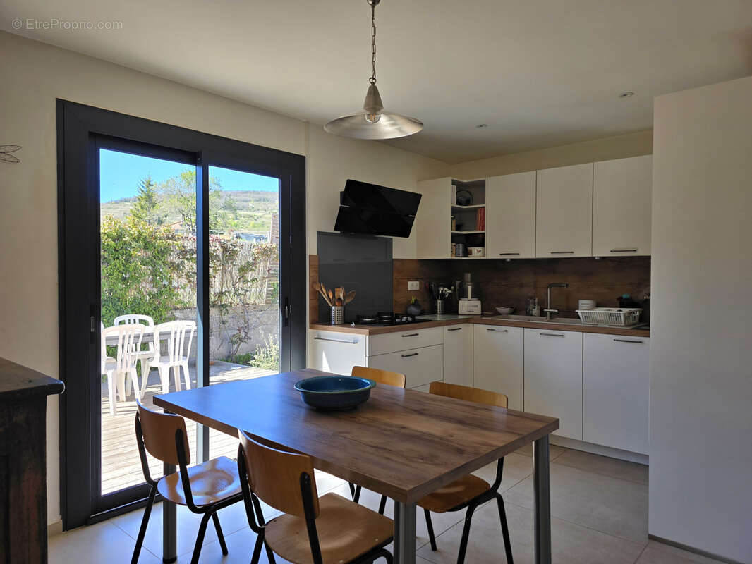 Maison à SAINT-AMANT-TALLENDE