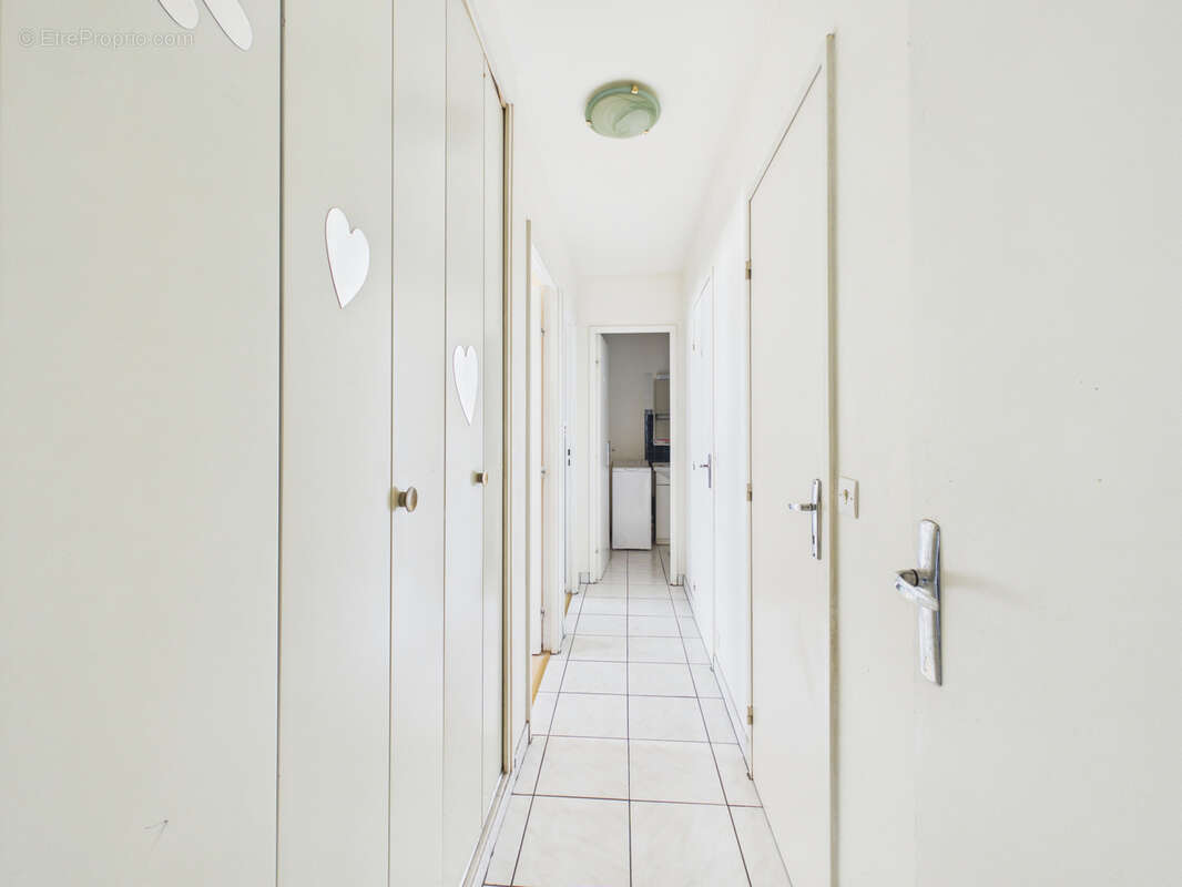 Appartement à SARTROUVILLE