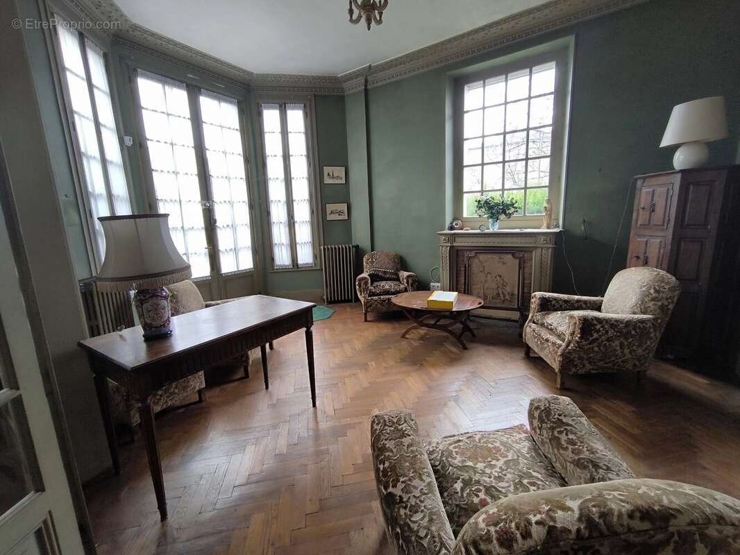 Maison à AIXE-SUR-VIENNE