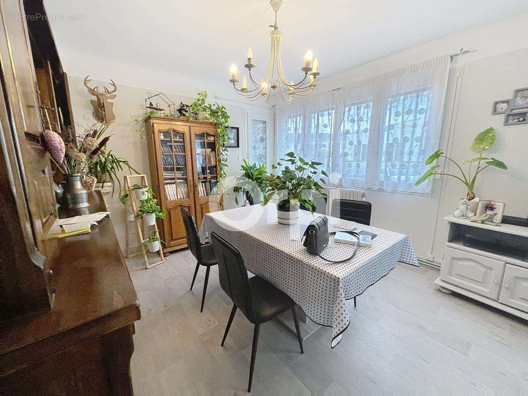 Appartement à COULOUNIEIX-CHAMIERS